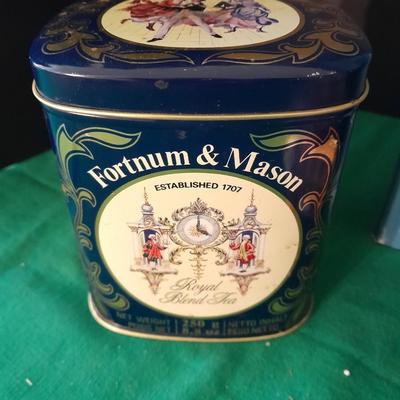 Avon 1992 Mrs. Albee Award Figure, decorative tin and Stationary