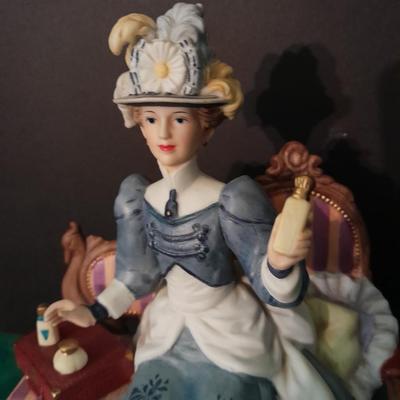 Avon 1992 Mrs. Albee Award Figure, decorative tin and Stationary