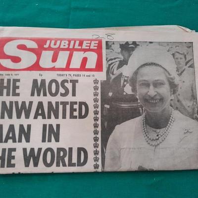 RARE 1977 The Queen's Silver Jubilee Collectables with Jubilee awarded Goblet!