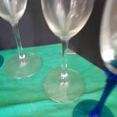 Tabletop Iron wine rack with Wine glasses and empty bottle