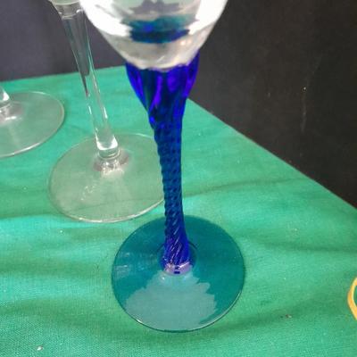 Tabletop Iron wine rack with Wine glasses and empty bottle