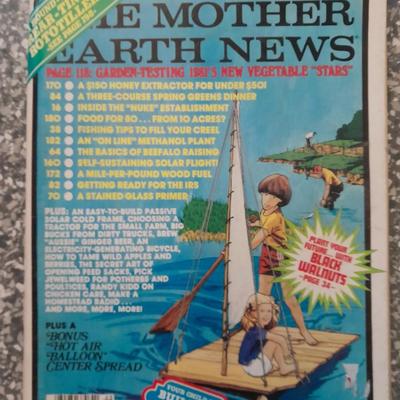 Back issue magazines THE MOTHER EARTH NEWS SURVIVAL tips and GREAT hints!