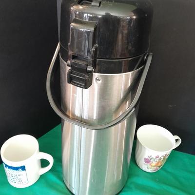 Service Ideas Stainless glass insert air beverage dispenser with fun mugs