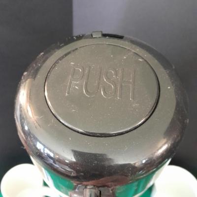 Service Ideas Stainless glass insert air beverage dispenser with fun mugs