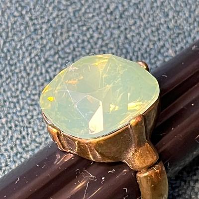 LARGE STONE VASELINE FACETED STONE STRETCH RING
