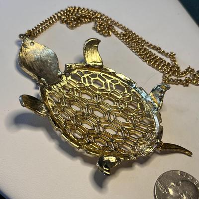 LARGE JOINTED TURTLE PENDANT 