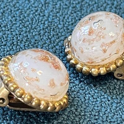 ELEGANT GOLD FLAKE BUTTON CLIP-ON EARRINGS