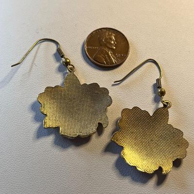 PRETTY CLOISONNE FLOWER EARRINGS