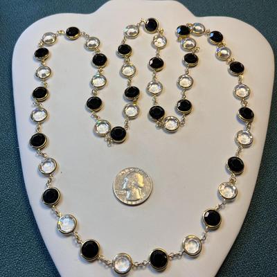 CONTINUOUS STRAND BLACK, CLEAR FACETED CRYSTALS