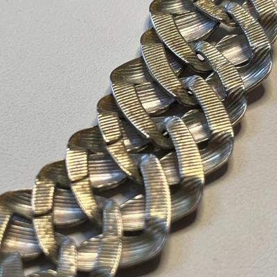VINTAGE METAL NECKLACE AGED SILVER LOOK