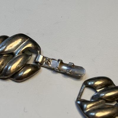 VINTAGE METAL NECKLACE AGED SILVER LOOK
