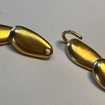 POSH LOOK GOLD SEGMENT NECKLACE SATINY GOLD TONE