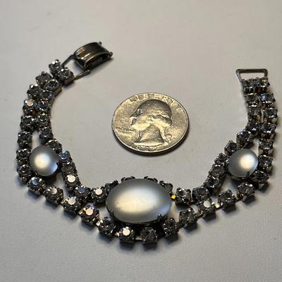 ELEGANT SATIN GREY STONES BRACELET