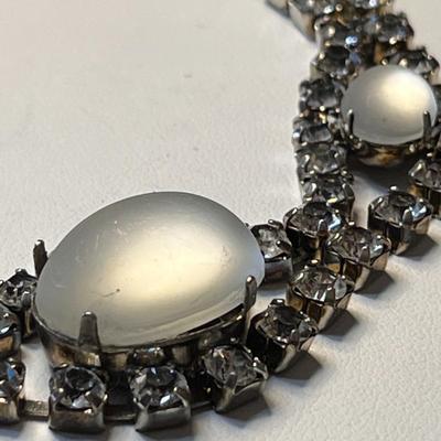 ELEGANT SATIN GREY STONES BRACELET