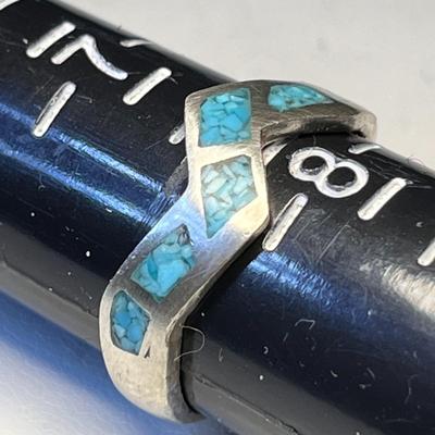 SOUTHWEST STYLE RING TURQUOISE BITS INLAID IN SILVER