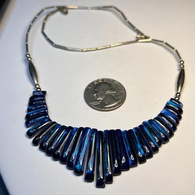 DEEP BLUE LUSTROUS POLISHED SHELL NECKLACE