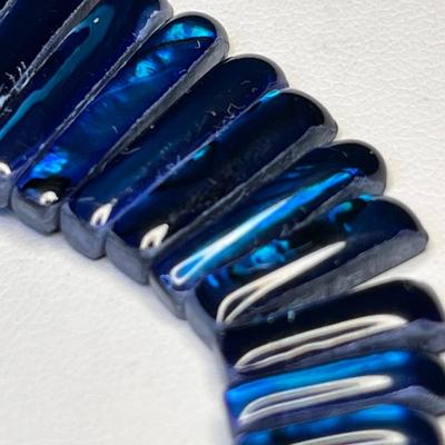 DEEP BLUE LUSTROUS POLISHED SHELL NECKLACE