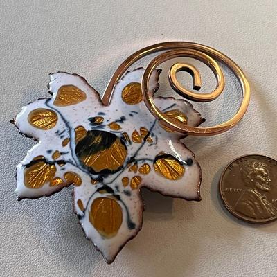 BEAUTIFUL ENAMELED â€œMATISSE RENOIRâ€ PIN