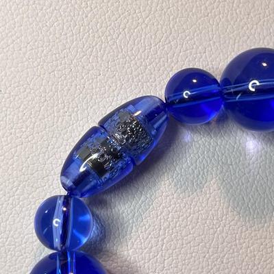 LIKE BLUE? THIS IS FOR YOU- VINTAGE ALL PLASTIC NECKLACE