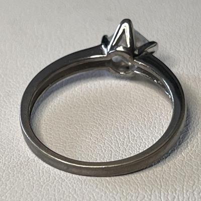 SILVER RING â€œ.925â€ w/ SOLITAIRE CENTER STONE