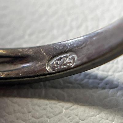 SILVER RING â€œ.925â€ w/ SOLITAIRE CENTER STONE