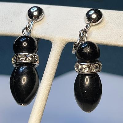 CLASSY BLACK DROP EARRINGS w/ RHINESTONE BAND