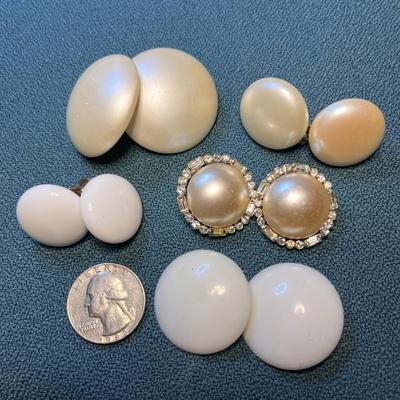 5 PAIR VINTAGE CLIP-ONS WHITE PEARLY EARRINGS