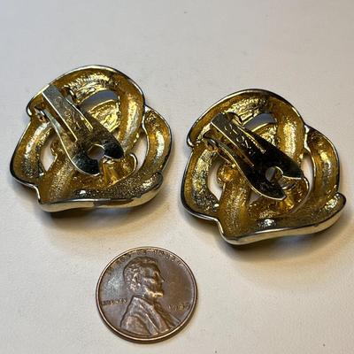 MODERN STYLE GOLD TONE EARRINGS SIGNED â€œPAOLOâ€