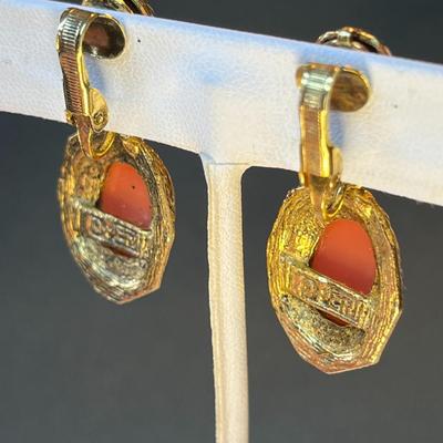 FAUX CAMEO EARRINGS SIGNED â€œPERIâ€