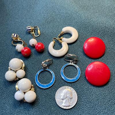 VINTAGE CLIP-ON EARRINGS 5 PAIR