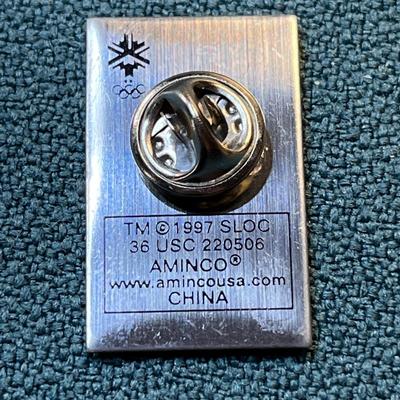 U.S. OLYMPICS PIN â€œWE STAND UNITEDâ€