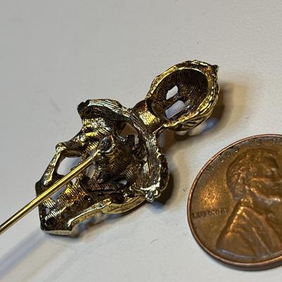 KNIGHT IN ARMOUR STICK PIN