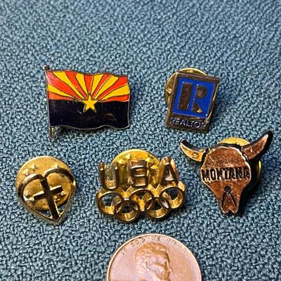 PINS ASSORTMENT: MONTANA, OLYMPICS, REALTOR, FLAG, ETC.