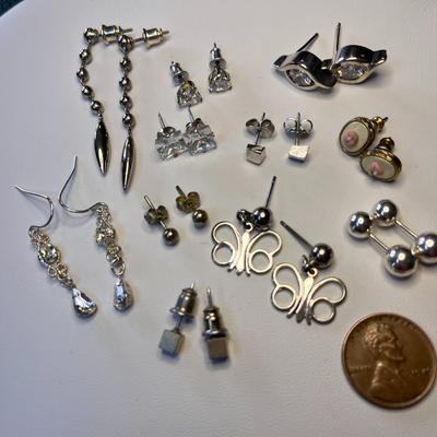 WOW! GROUP OF 11 SMALL PIERCED EARRINGS