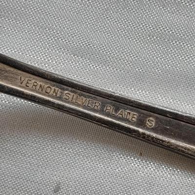 Large assortment of flatware Rogers & sons, Japan Airline, and more