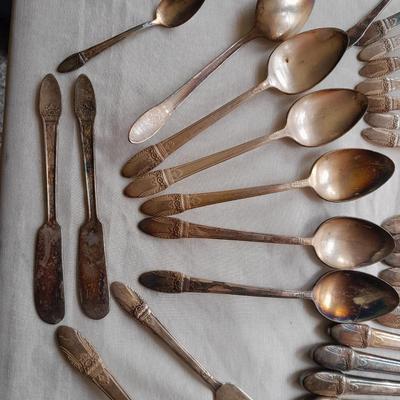 Collectable flatware 1937 Rogers Bro's "First love" Silverplate