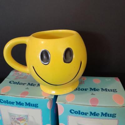 Two Color a mug mug's two Avon ceramic purses, and a happy mug!