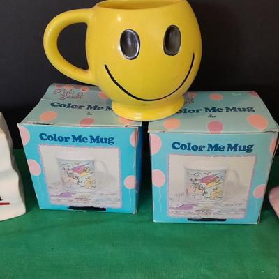 Two Color a mug mug's two Avon ceramic purses, and a happy mug!