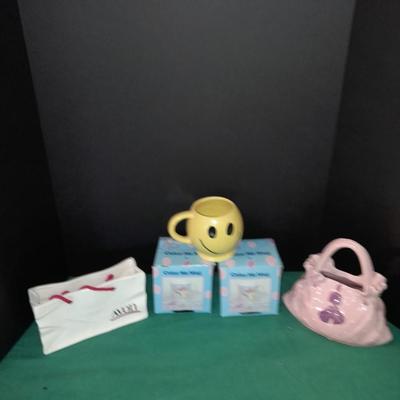 Two Color a mug mug's two Avon ceramic purses, and a happy mug!