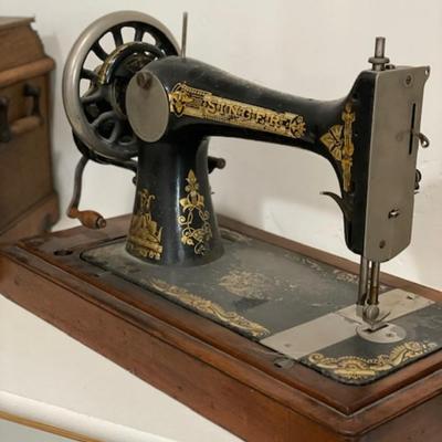 Vintage Portable Singer Sewing Machine