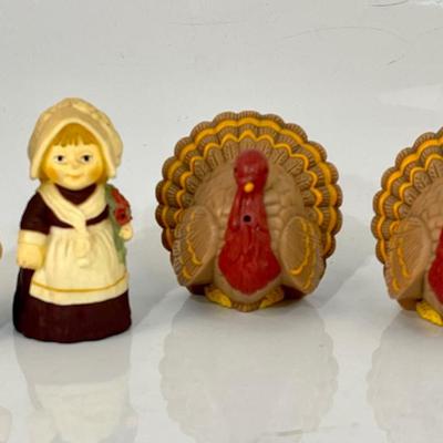 Hallmark Thanksgiving Pilgrim Couple and Turkey Pair SALT & PEPPER figurines