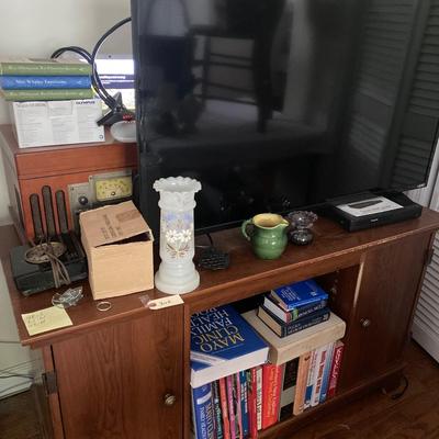 TV, Entertainment Stand, household lot
