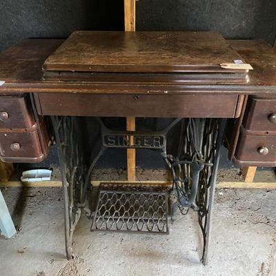 Singer Sewing Machine in Cabinet