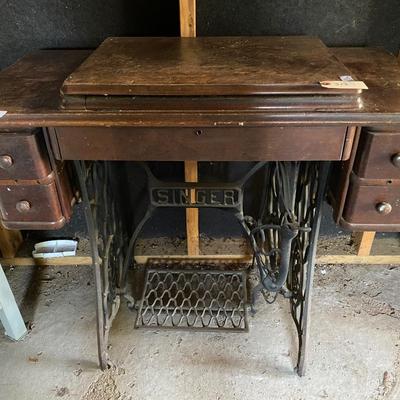Singer Sewing Machine in Cabinet