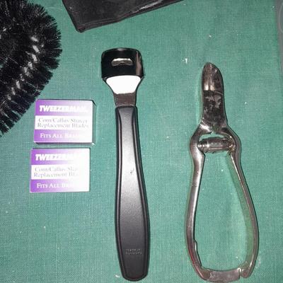 Vintage Remington soft-foil 2 shaver, lint brushes, women's shaver, and more