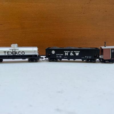 Train Lot of 14 HO Scale