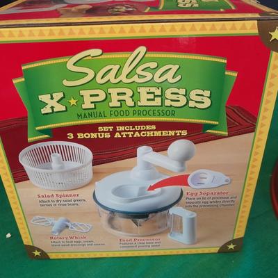 Salsa X-press with divided chip / dip bowl