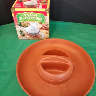 Salsa X-press with divided chip / dip bowl