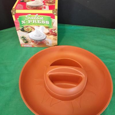 Salsa X-press with divided chip / dip bowl