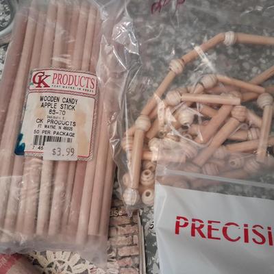 Large MacramÃ© beads, Tools for macramÃ©, and small rolls of Jute